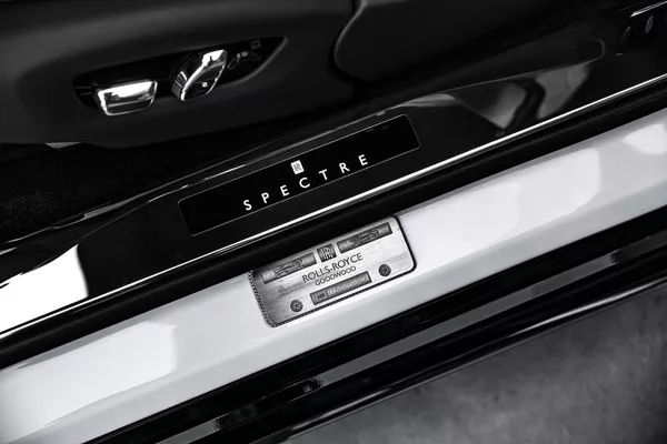 Rolls-Royce Spectre - foto 27