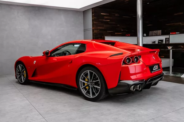 Ferrari 812 GTS, lift, karbon, CZ - foto 18