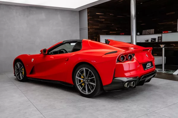 Ferrari 812 GTS, lift, karbon, CZ - foto 19