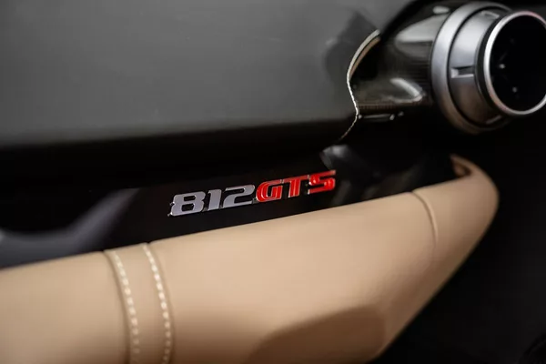 Ferrari 812 GTS, lift, karbon, CZ - foto 33