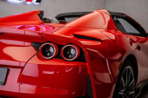 Ferrari 812 GTS, lift, karbon, CZ - foto 37