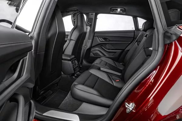Porsche Taycan 4S Cross Turismo, cherry red - foto 13