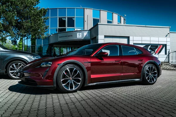 Porsche Taycan 4S Cross Turismo, cherry red - foto 24