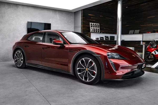 Porsche Taycan 4S Cross Turismo, cherry red - foto 3