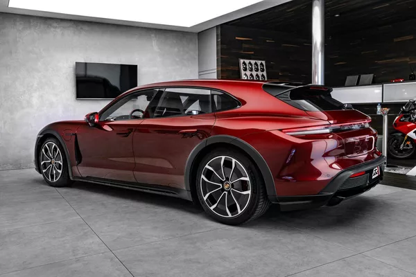 Porsche Taycan 4S Cross Turismo, cherry red - foto 6
