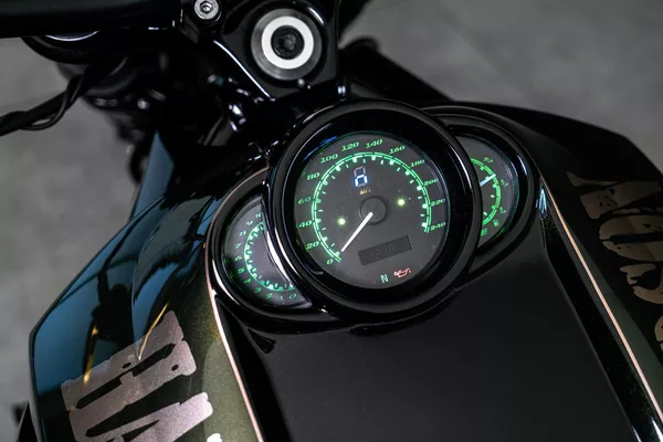 Harley-Davidson Custom, Akrapovič - foto 18