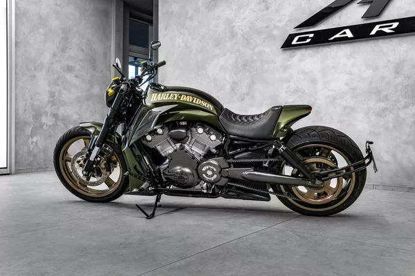 Harley-Davidson Custom, Akrapovič - foto 4