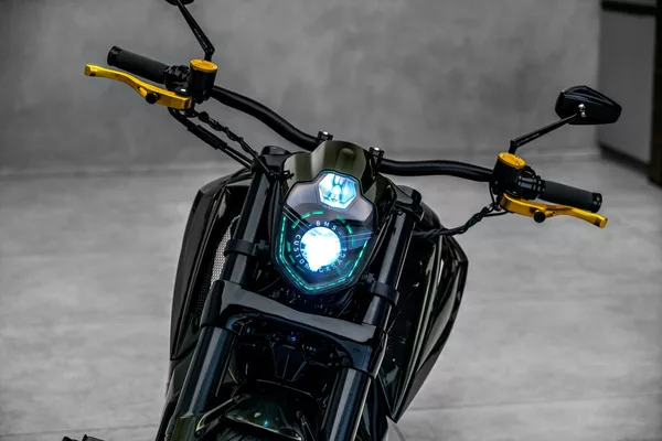 Harley-Davidson Custom, Akrapovič - foto 7