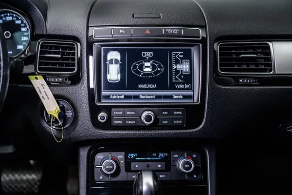 Volkswagen Touareg 3,0TDI Terrain Tech 4M DSG - foto 19