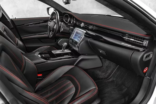 Maserati Quattroporte GTS V8 530PS - foto 13