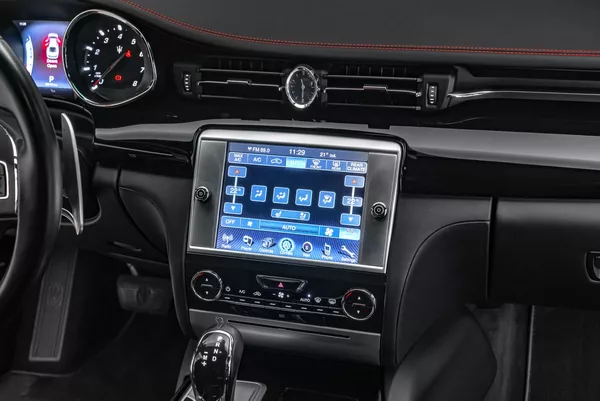 Maserati Quattroporte GTS V8 530PS - foto 18