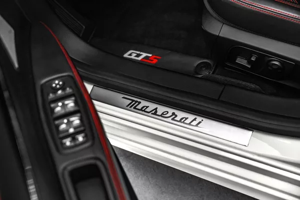 Maserati Quattroporte GTS V8 530PS - foto 19
