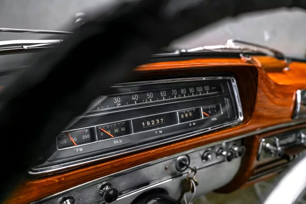 Mercedes-Benz 20 S cabrio - foto 19