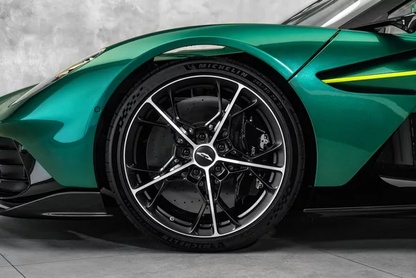Aston Martin Valhalla - foto 2