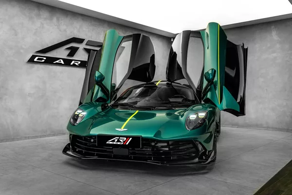 Aston Martin Valhalla - foto 3