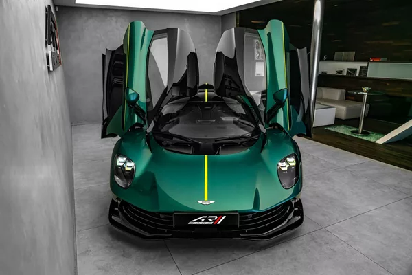 Aston Martin Valhalla - foto 8