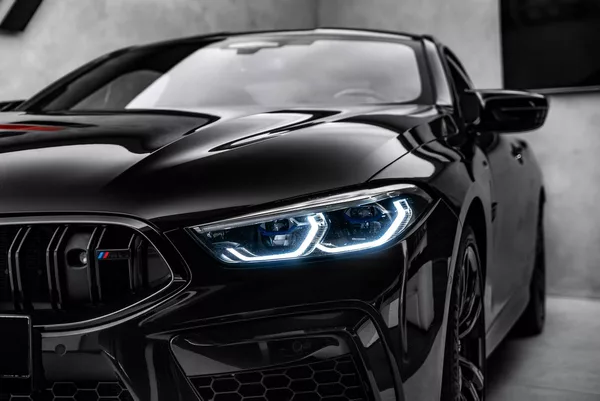 BMW M8 Coupe Competition Night Carbon - foto 5