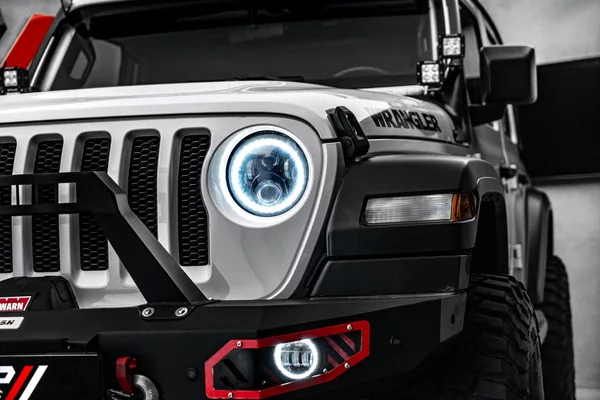 Jeep Wrangler 3,6 V6 35 pneu - foto 11