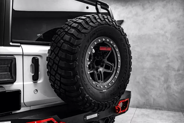 Jeep Wrangler 3,6 V6 35 pneu - foto 12