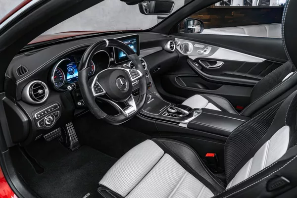 Mercedes-Benz Třídy C head-up, 360 kamera, Burmester - foto 20