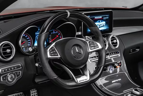 Mercedes-Benz Třídy C head-up, 360 kamera, Burmester - foto 23