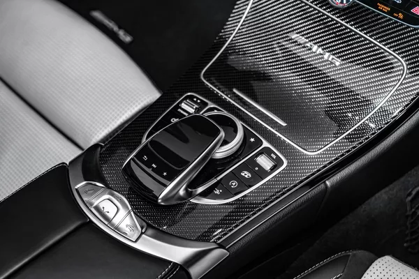 Mercedes-Benz Třídy C head-up, 360 kamera, Burmester - foto 25