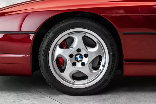 BMW Řada 8 CSI - foto 2