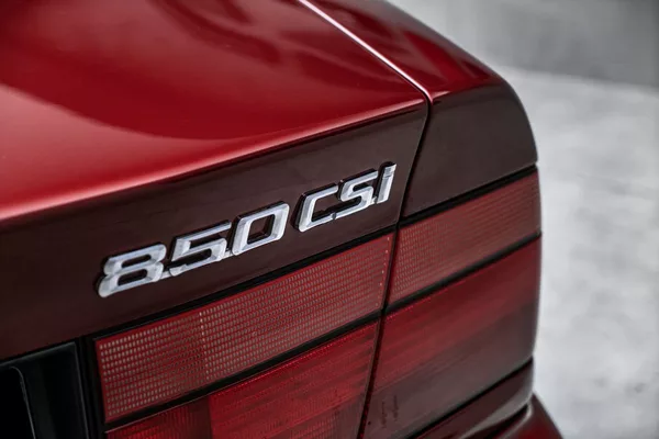 BMW Řada 8 CSI - foto 8