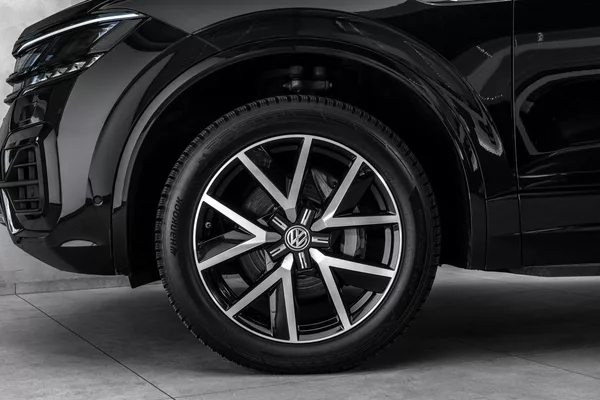 Volkswagen Touareg 210kW R-Line 4M IQ.Light - foto 2