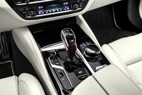 BMW M5 First Edition 1/400 - foto 17