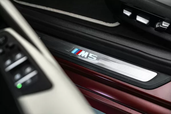 BMW M5 First Edition 1/400 - foto 21