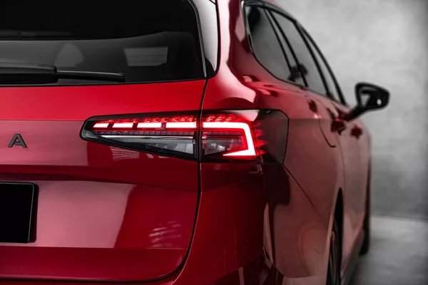 Škoda Superb Sportline 2,0TDI DSG Masáže - foto 10