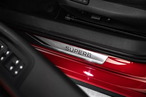 Škoda Superb Sportline 2,0TDI DSG Masáže - foto 18