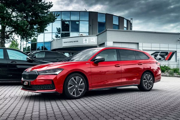 Škoda Superb Sportline 2,0TDI DSG Masáže - foto 21