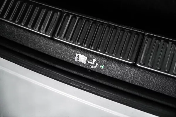 Škoda Superb Combi 2,0TSI L&K 4x4 DSG - foto 19
