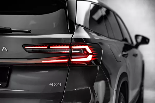 Škoda Kodiaq 2,0TDI DSG 4x4 Excl Sel Masáže - foto 10