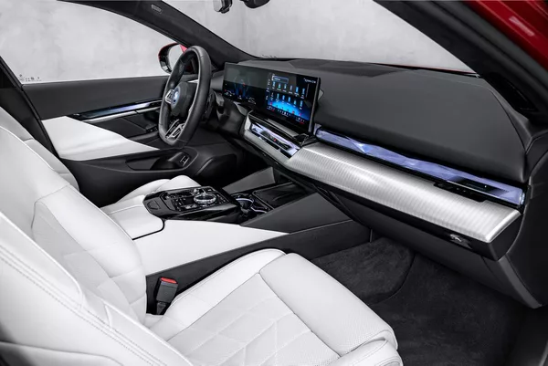 BMW Řada 5 550 e xDrive - foto 14