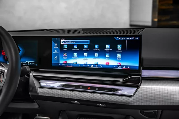 BMW Řada 5 550 e xDrive - foto 18