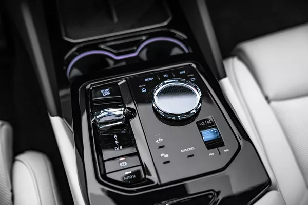 BMW Řada 5 550 e xDrive - foto 19