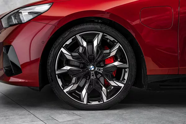 BMW Řada 5 550 e xDrive - foto 2
