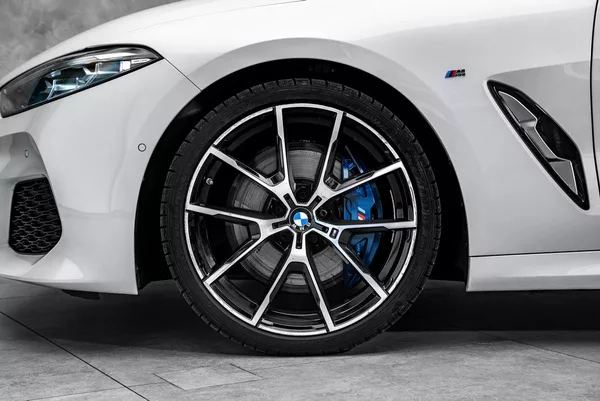 BMW Řada 8 840d x Drive M sport - foto 2