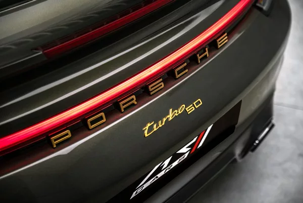Porsche 911 TURBO 50 YEARS Keramiky Pano - foto 11