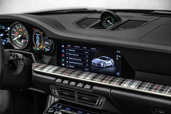 Porsche 911 TURBO 50 YEARS Keramiky Pano - foto 18