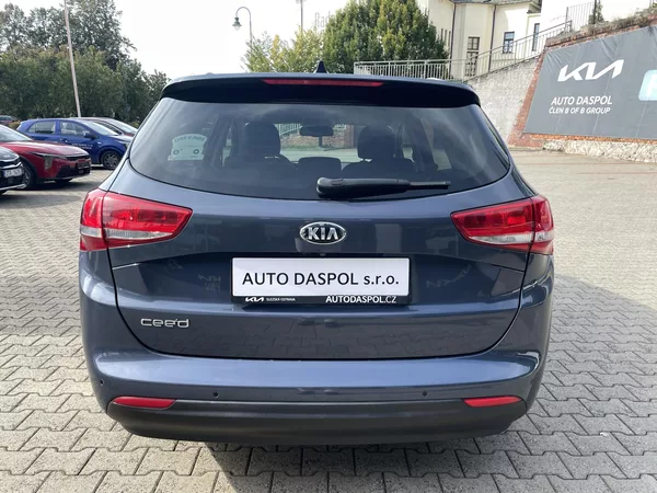 Kia Ceed 1,6 Gdi TOP - foto 4