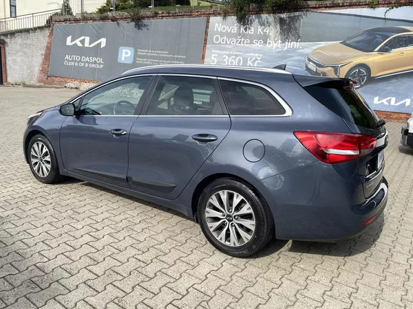 Kia Ceed 1,6 Gdi TOP - foto 5