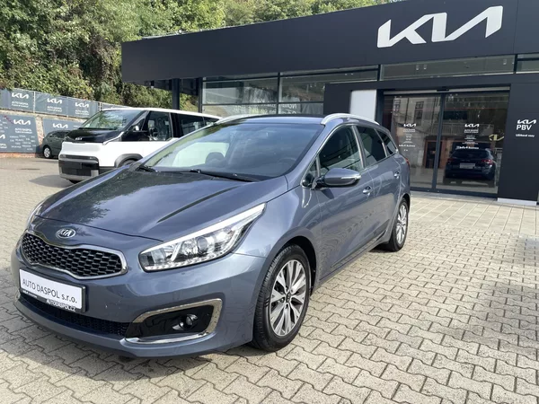 Kia Ceed 1,6 Gdi TOP - foto 7