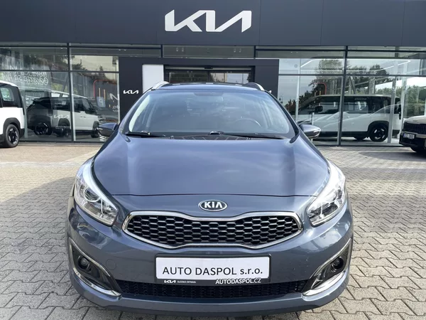 Kia Ceed 1,6 Gdi TOP - foto 8