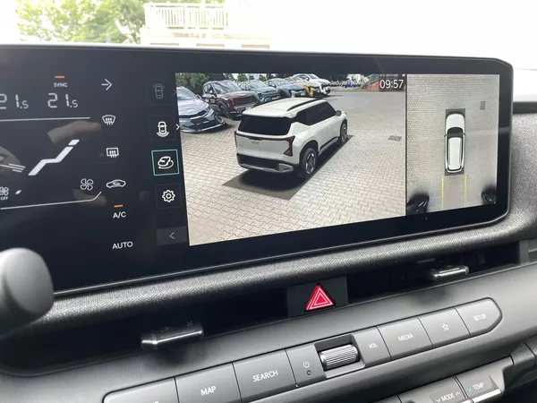 Kia Seltos HEV 4x4 6DCT X-LINE Comfort - foto 11