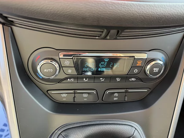 Ford Kuga 1,5 EcoBoost / 110kW - foto 25