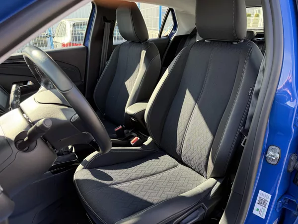 Opel Corsa 1,2T/74kW - Elegance - foto 12